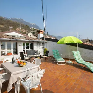 casa-angela-with-view-on-garda-lake.it-lombardy.com/